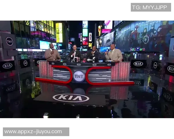 五大囧再添一笔大球后退鞋子掉落摔倒瞬间引发笑声 五大囧再添一笔大球后退鞋子掉落摔倒瞬间引发笑声