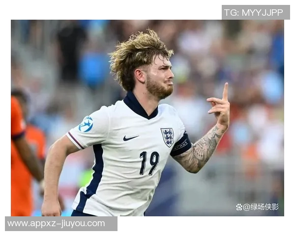 PFA特别贡献奖颁给埃利奥特以表彰其在U21欧洲杯中的卓越表现 PFA特别贡献奖颁给埃利奥特以表彰其在U21欧洲杯中的卓越表现