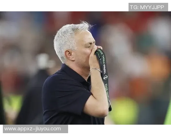 詹卢卡曼尼奇谈续约心态表达对罗马队的热爱与期待